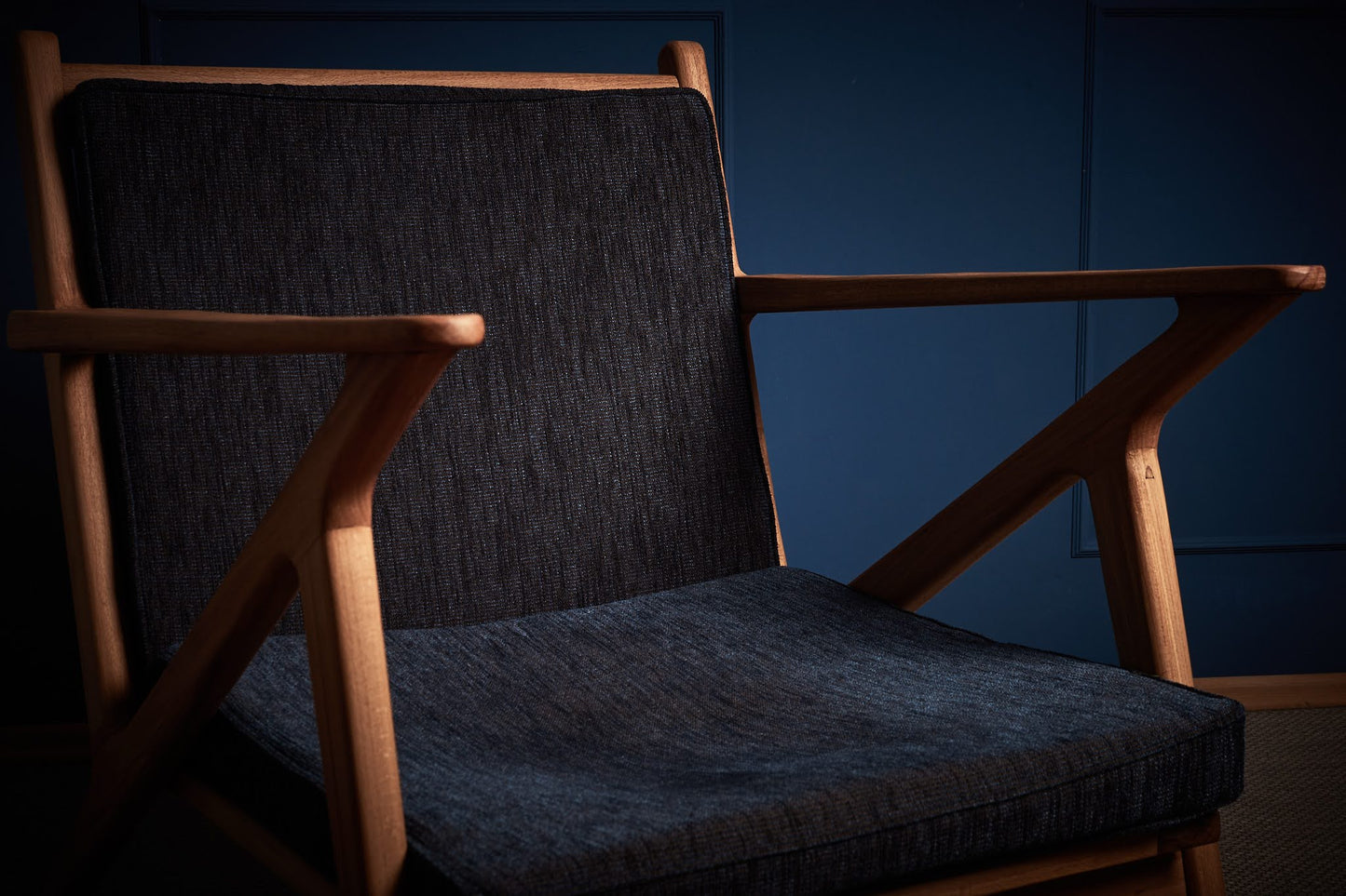 Mid-Century Modern Lounge Chair — Study Inspired by the Z-Chair